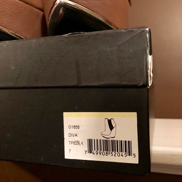 NIB LAMB Diva Platform Bootie - Picture 7 of 8